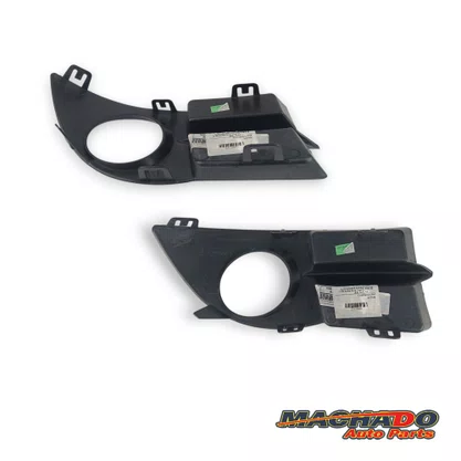 Grade Milha Parachoque Dianteiro Clio 2005 a 2012 Com Furo Preto Esquerdo