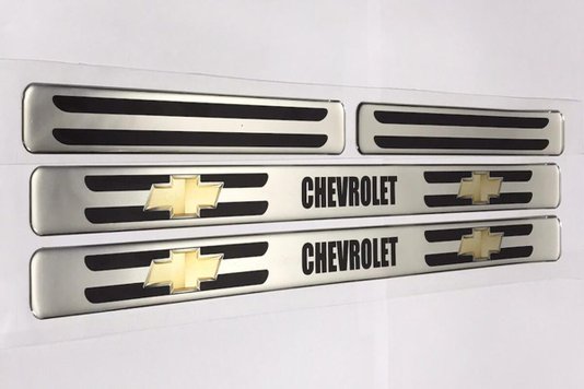 Kit Soleira de Porta Universal GM Chevrolet Protetora Resinada Prata DVS