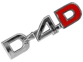 Emblema D-4D Hilux Cromado e Vermelho 2005 a 2015 