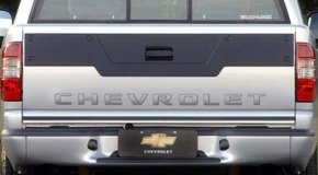 Emblema Faixa Logo Marca Chevrolet Tampa Traseira S10 2009 a 2012 Preta Degradê