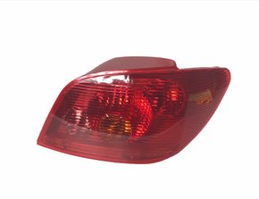 Lanterna Traseira Peugeot 307 2002 2003 2004 2005 2006 Vermelha Lado Direito Passageiro TYC