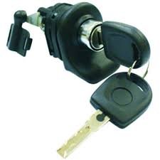 Maçaneta Externa Botão Porta Malas Elétrica C/Chave Fox 2003 a 2009 Spacefox 2006 a 2010 