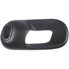 Moldura Cobertura Maçaneta Interna Traseira Dir. Corsa Classic 1996 a 2016 C/Furo Botão